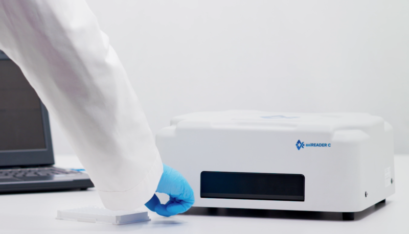 axiREADER microarray imager